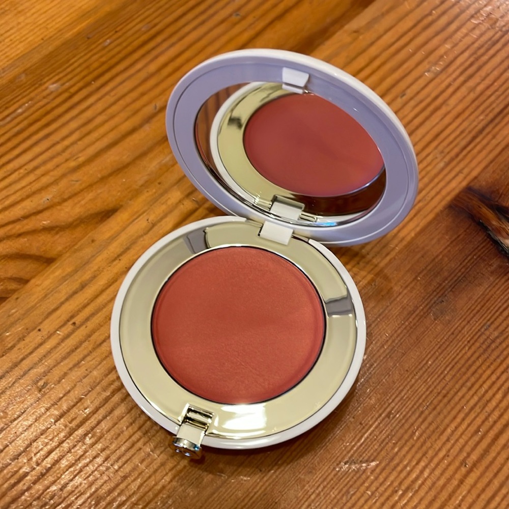 New - never used - Cheeky clean Crème Blush in Nectar. BeautyCounter